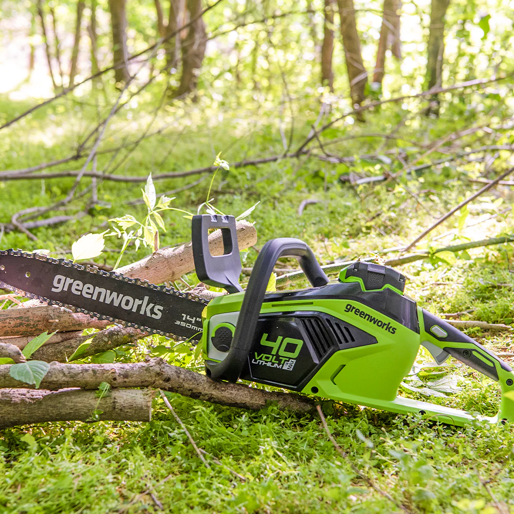 40V Chainsaw 35cm 1,5 kW - 4Ah Battery - Image 2