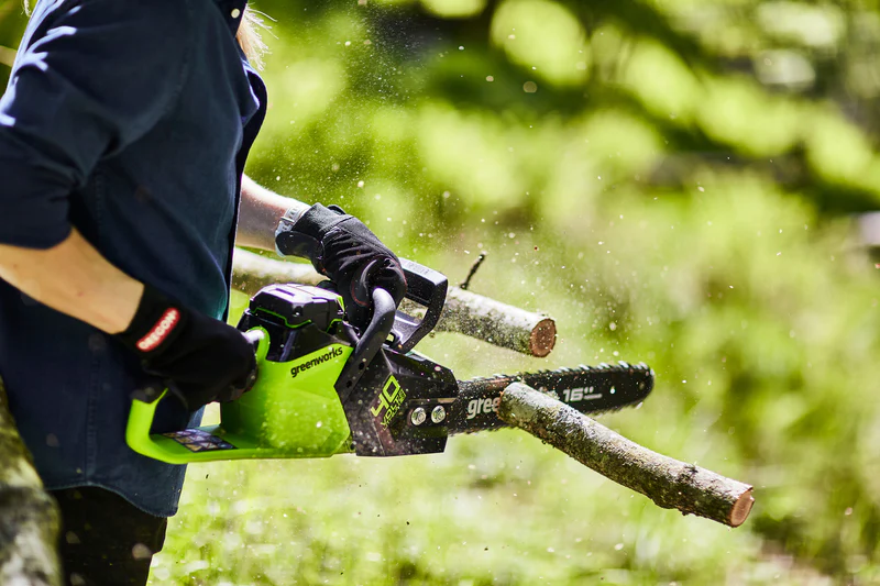 40V Chainsaw 40cm 1,8 kW - 2x 2Ah Battery - Image 4