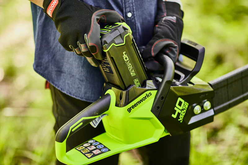 40V Chainsaw 40cm 1,8 kW - 2x 2Ah Battery - Image 3