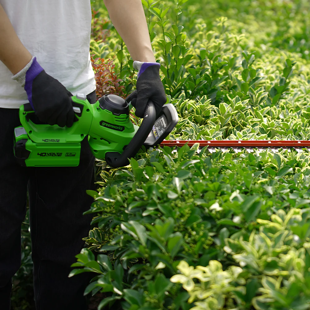 40V Hedge Trimmer 61cm - 2Ah Battery - Image 3